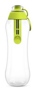Limonkowa butelka filtrująca do wody kranowej Dafi zawierająca filtry do butelki dafi w kolorze zielonkawym.
